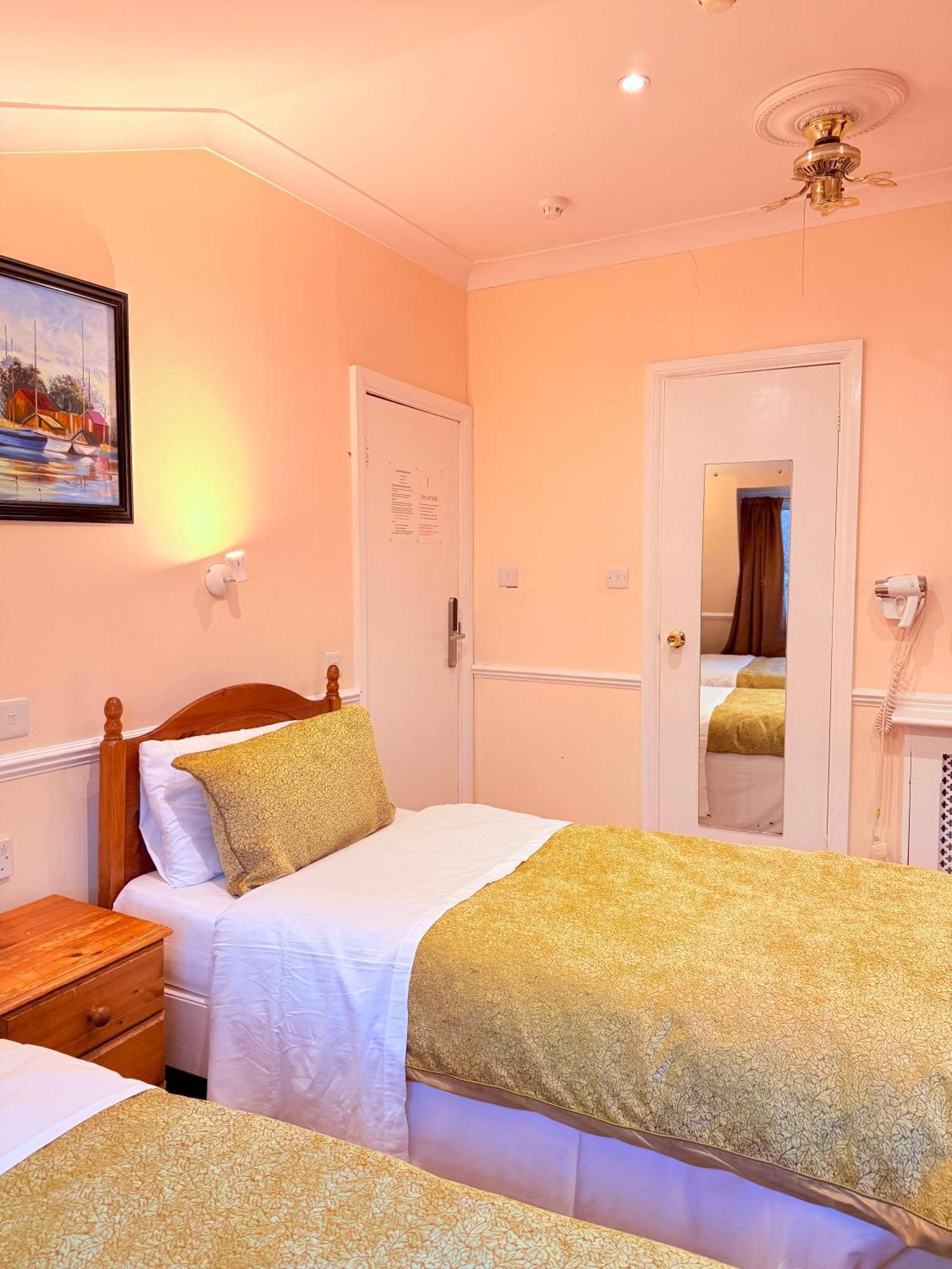 Гостевой дом Europa House Hotel, Paddington 2*
