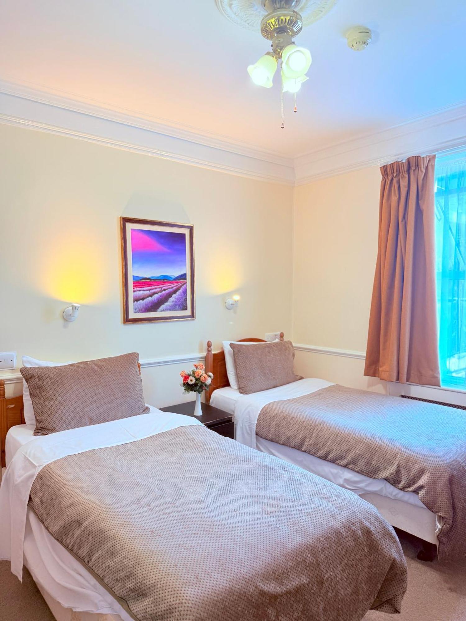 Europa House Hotel, Paddington Лондон
